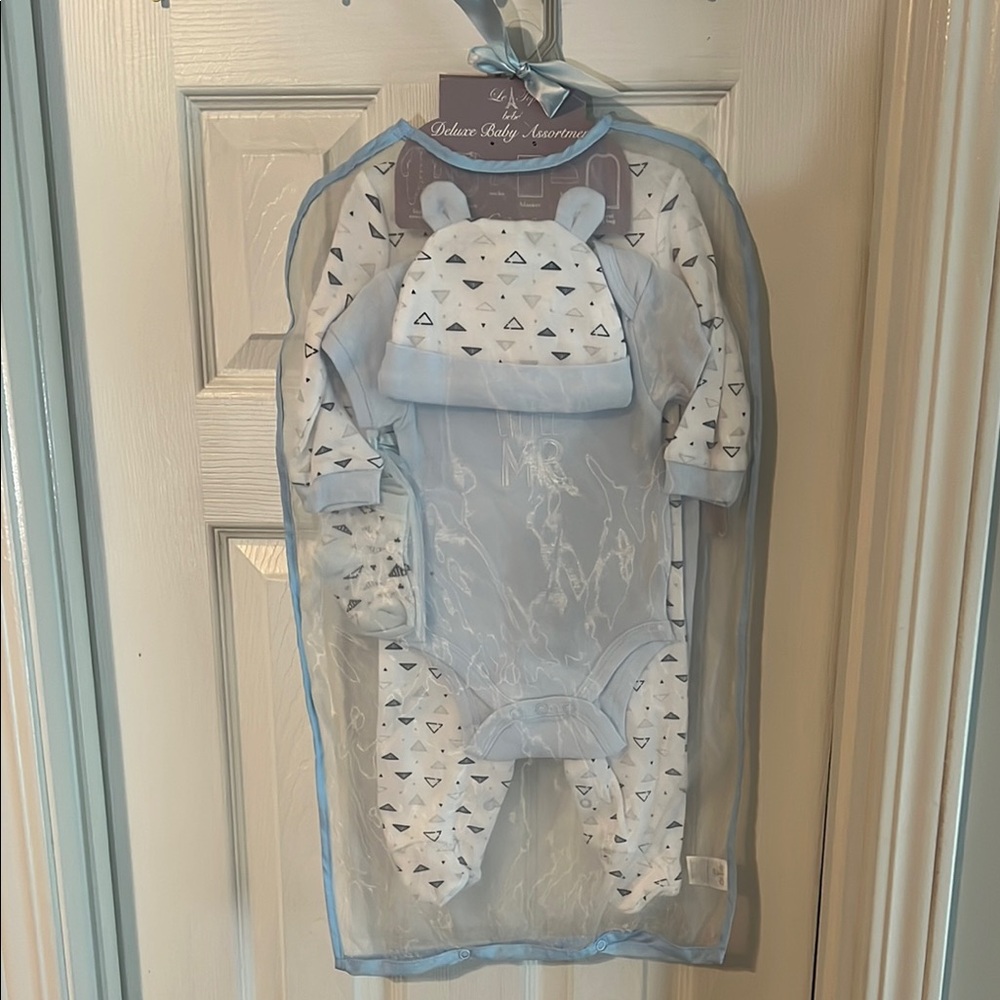 NEW Le Top Adorable baby blue Deluxe Baby Assortment 6 Piece Size 3-6 months